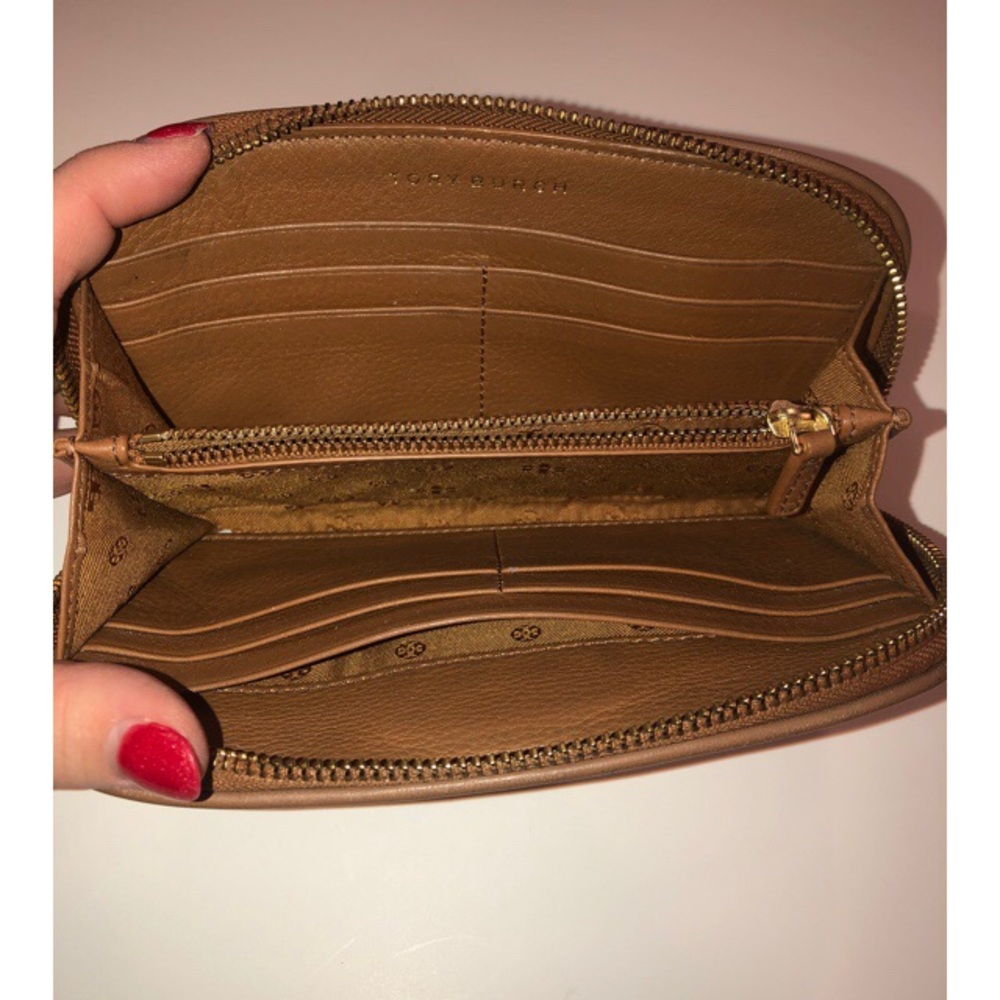 Tory Burch Zipper Wallet - Picture 5 of 5